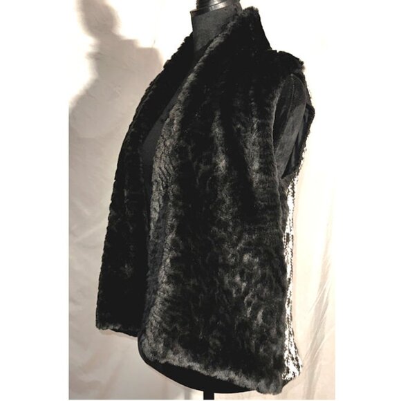 Loft Fur Vest, Black and White Contrasting, Medium - Picture 1 of 9